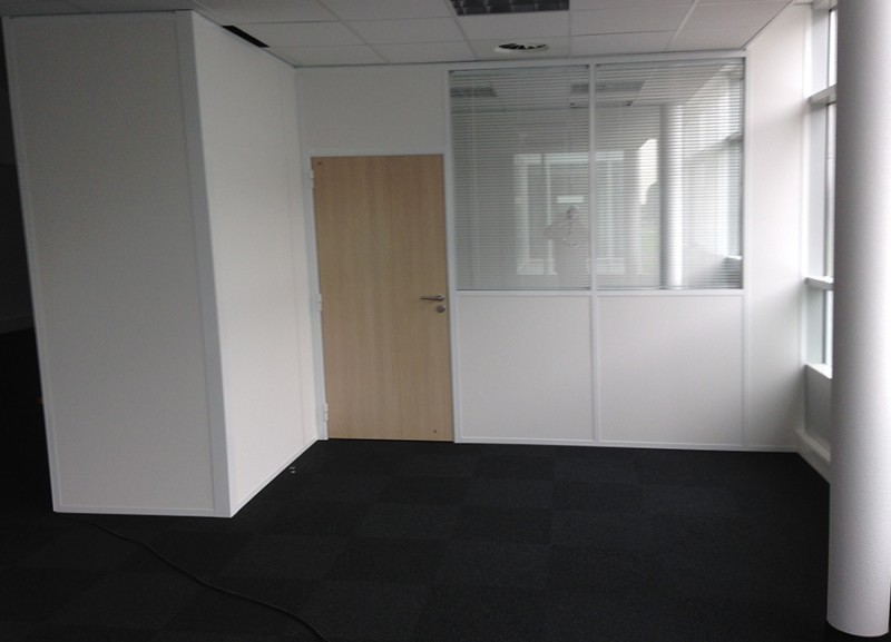 CLOISON ALU PLEINE ET VITREE SUR ALLEGE