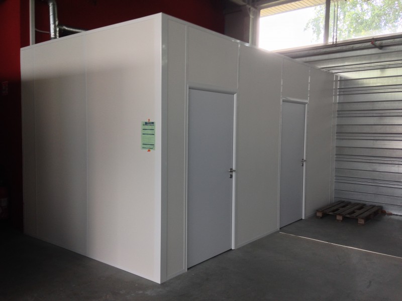 CABINE EN CLOISON PLEINE